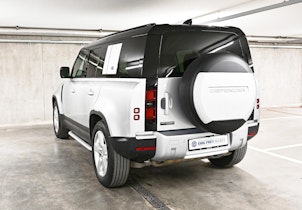 Vehicle image LAND ROVER Defender 110 3.0 I6 First Edition