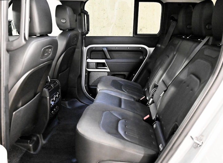 Vehicle image LAND ROVER DEFENDER