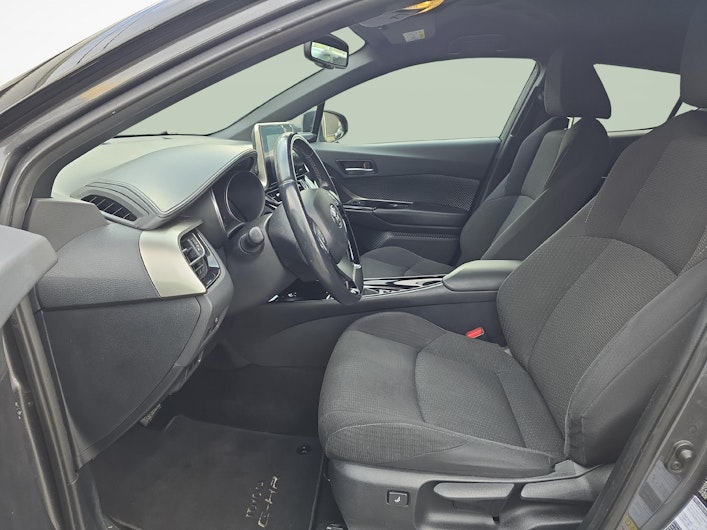 Vehicle image TOYOTA C-HR