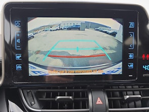 Vehicle image TOYOTA C-HR 1.8 VVTi HSD Trend