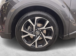 Vehicle image TOYOTA C-HR 1.8 VVTi HSD Trend