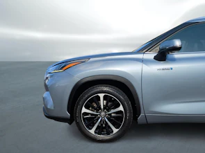 Fahrzeugbild TOYOTA Highlander 2.5 HSD Premium