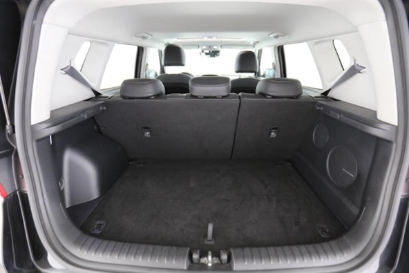 Vehicle image 10 Vehicle image 10