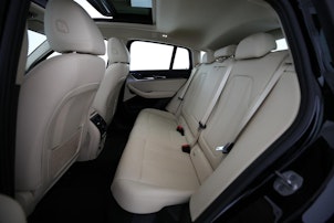 Vehicle image BMW X4 30i xDrive