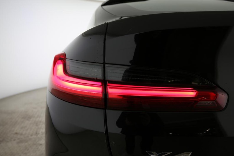 Vehicle image BMW X4