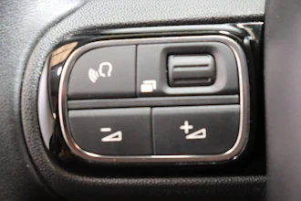 https://vehicle.imgix.net/1179386/957f5254-adc1-4c20-bb39-09ef04d1a435.JPG