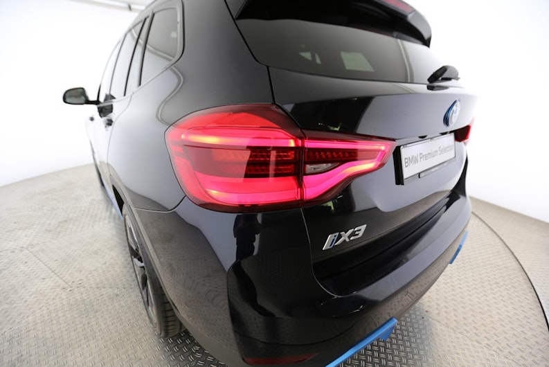 Vehicle image BMW iX3