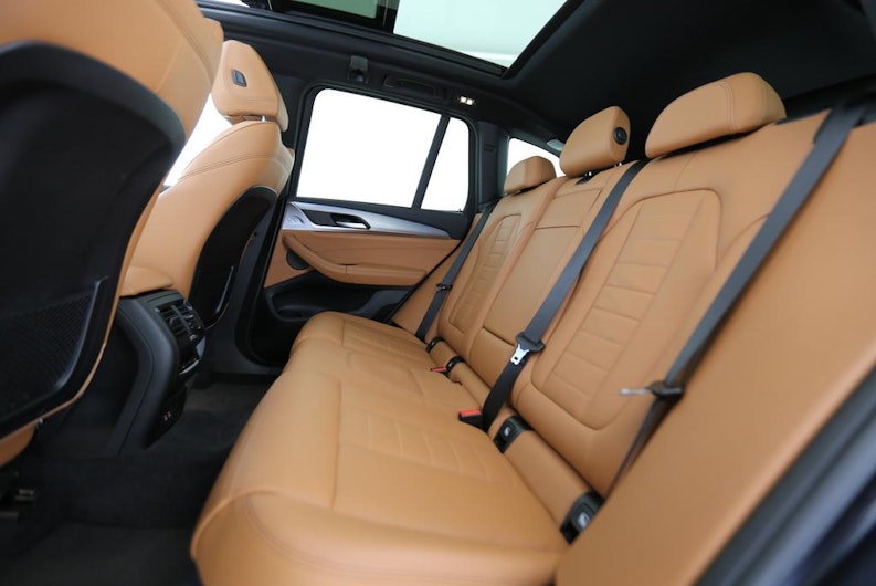 Vehicle image BMW iX3