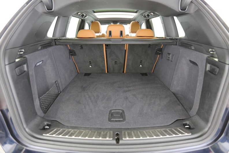 Vehicle image BMW iX3