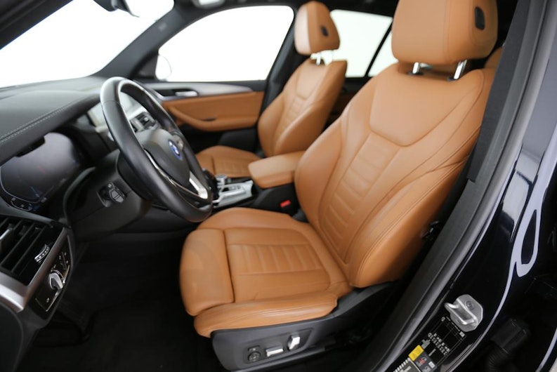 Vehicle image BMW iX3