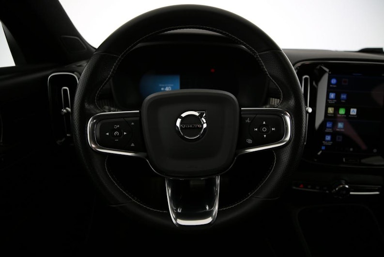 Vehicle image VOLVO XC40