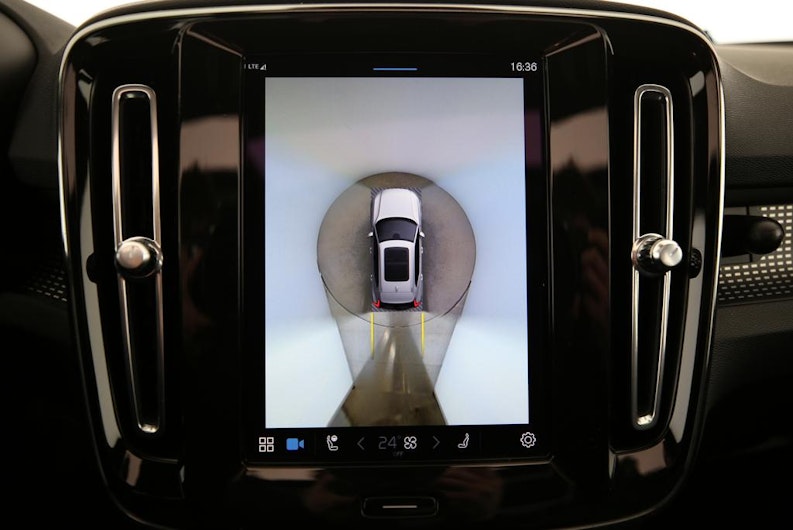 Vehicle image VOLVO XC40