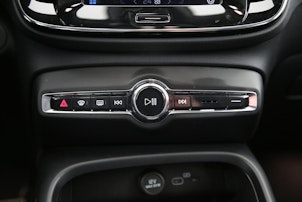 Vehicle image VOLVO XC40 P8 Twin R-Design AWD