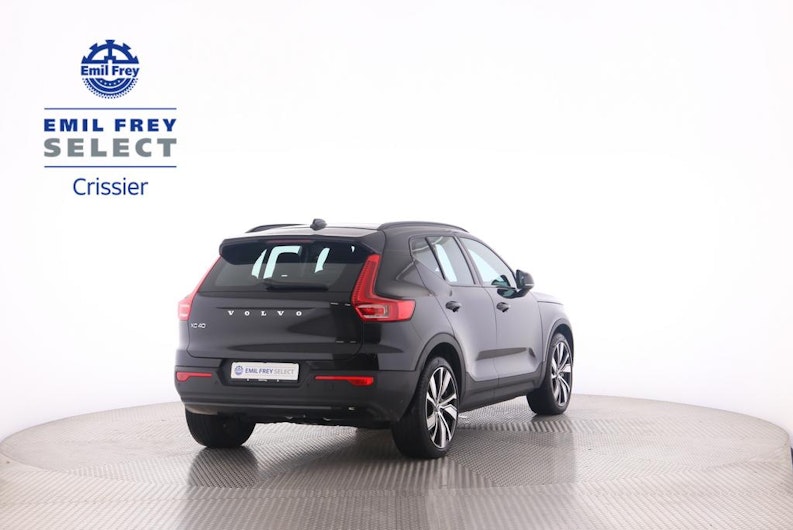 Vehicle image VOLVO XC40