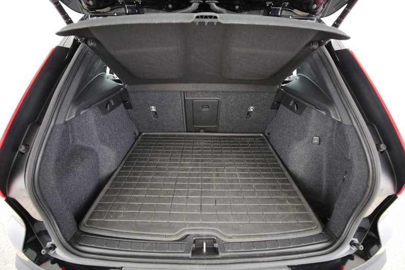 Vehicle image VOLVO XC40