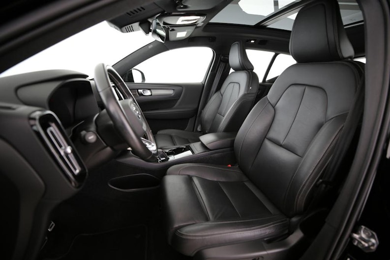 Vehicle image VOLVO XC40