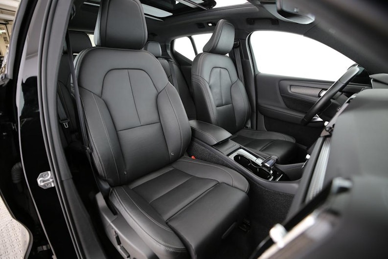 Vehicle image VOLVO XC40