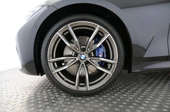 BMW M340i xDrive Touring 8