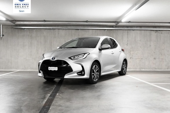 TOYOTA Yaris 1.5 VVT-i HSD Trend 0 TOYOTA Yaris 1.5 VVT-i HSD Trend 0