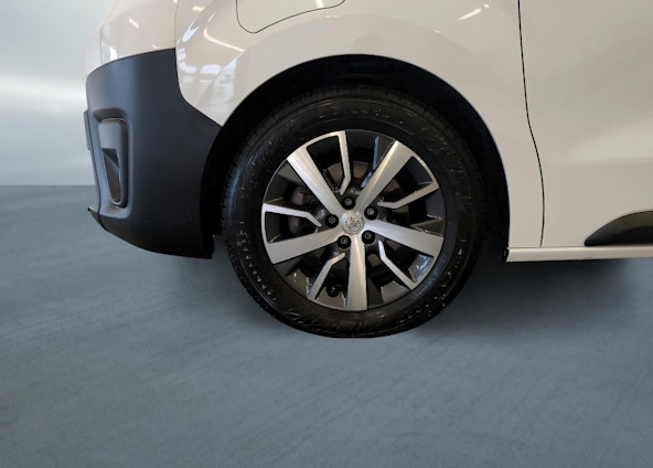 Vehicle image 12 Vehicle image 12