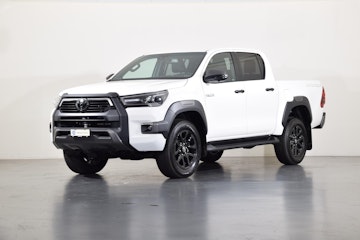 Fahrzeugbild TOYOTA Hilux Double Cab.-Pick-up 2.8 D-4D 204 Invincible MHEV