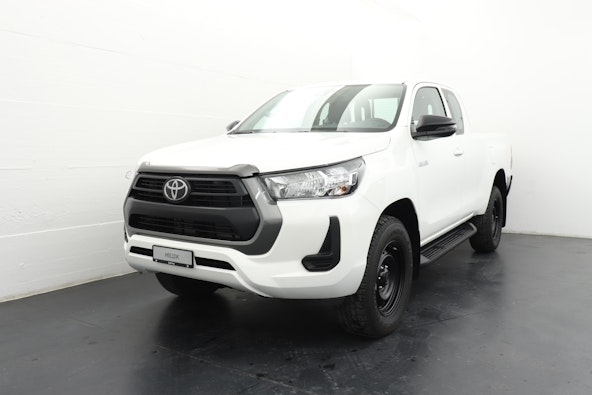 First vehicle image