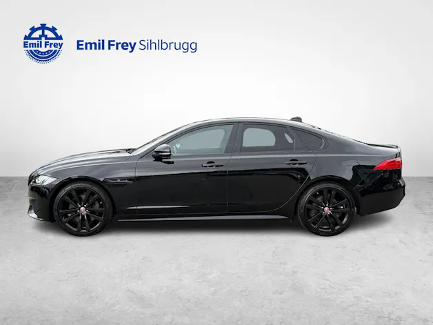 Jaguar XF 2.0 T 300 Chequered Flag AWD