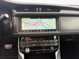 Jaguar XF 2.0 T 300 Chequered Flag AWD