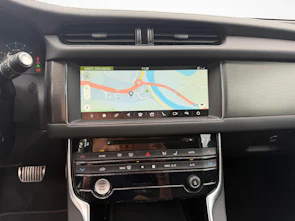 Fahrzeugbild JAGUAR XF 2.0 T 300 Chequered Flag AWD