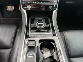 https://vehicle.imgix.net/144316/56eeb9d7-c613-4581-8694-47022cb1cd4b.jpg