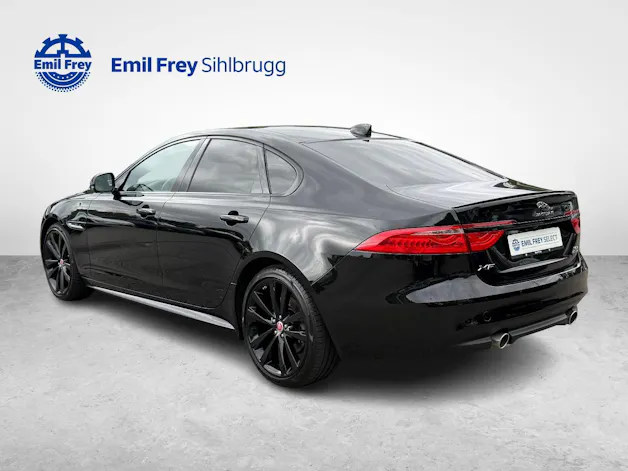Jaguar XF 2.0 T 300 Chequered Flag AWD