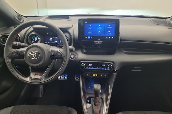 Toyota Yaris 1.5 VVT-i HSD GR Sport 7