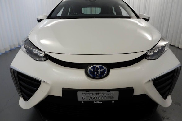 Toyota Mirai Fuel Cell Premium 1