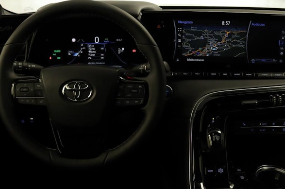 Toyota Mirai Fuel Cell Premium 4