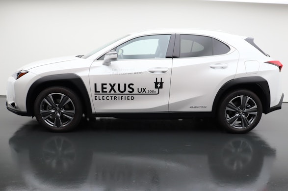 LEXUS UX 300e Excellence 3