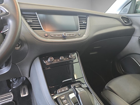 Vehicle image 6 Vehicle image 6