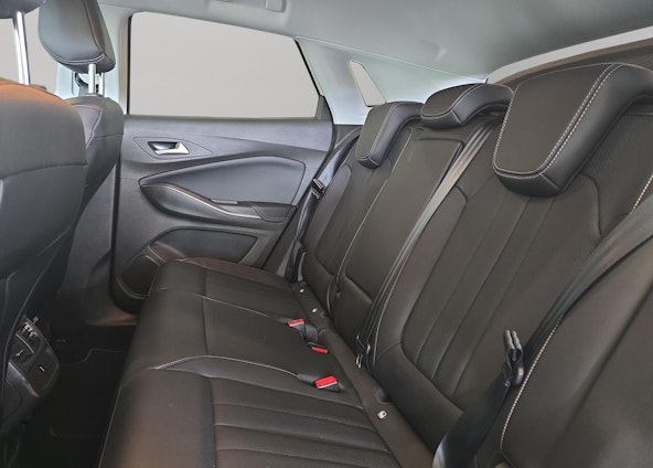 Vehicle image 13 Vehicle image 13