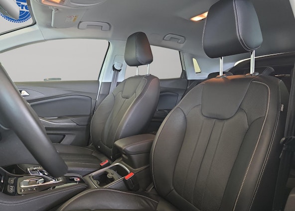 Vehicle image 3 Vehicle image 3