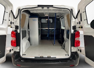 Vehicle image OPEL Vivaro Cargo 2.7 t M 1.5 CDTI 102 Essentia S/S