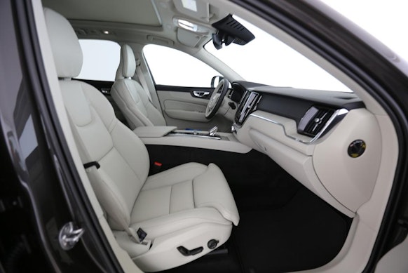 VOLVO XC60 2.0 T6 TE Inscription eAWD 11