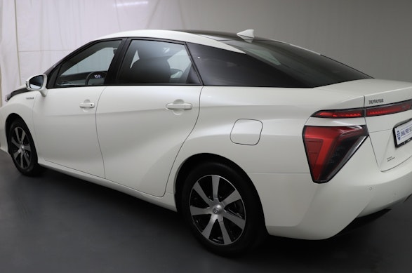 Toyota Mirai Fuel Cell Premium 6
