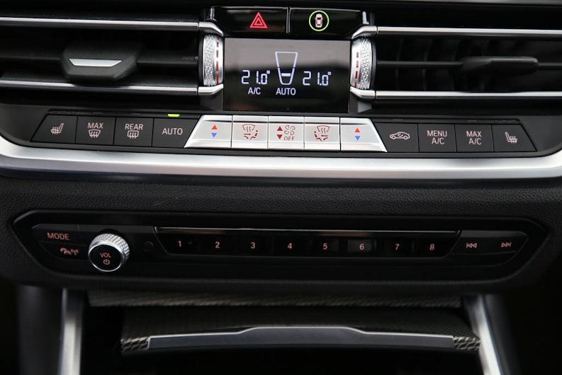 Vehicle image BMW 3 SERIES