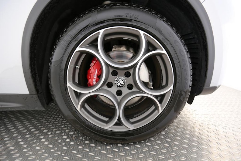 Vehicle image ALFA ROMEO STELVIO