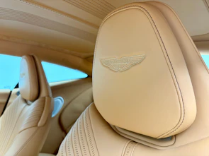 Fahrzeugbild ASTON MARTIN DB11 Coupé 5.2 V12 Bi-Turbo Launch Ed.