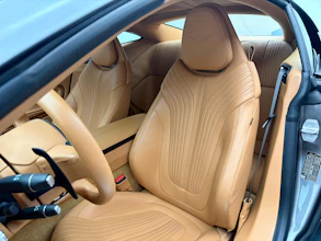https://vehicle.imgix.net/194238/bd799d1e-54d0-43c2-b527-d913fc0ed153.jpeg