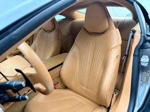 Fahrzeugbild ASTON MARTIN DB11 Coupé 5.2 V12 Bi-Turbo Launch Ed.