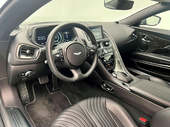 Vehicle image ASTON MARTIN DB11