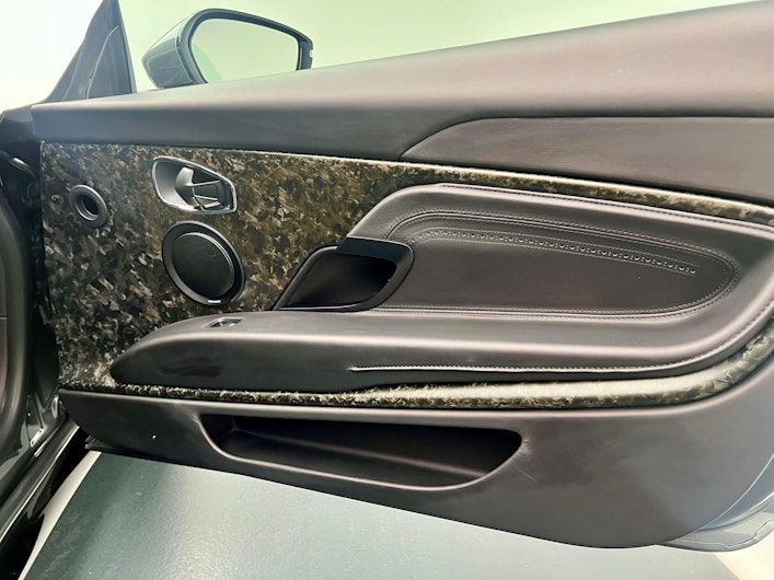 Vehicle image ASTON MARTIN DB11