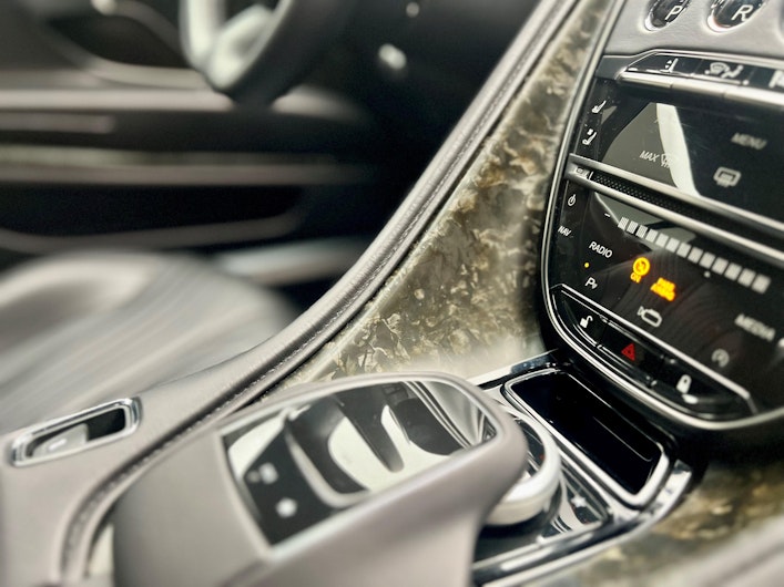 Vehicle image ASTON MARTIN DB11