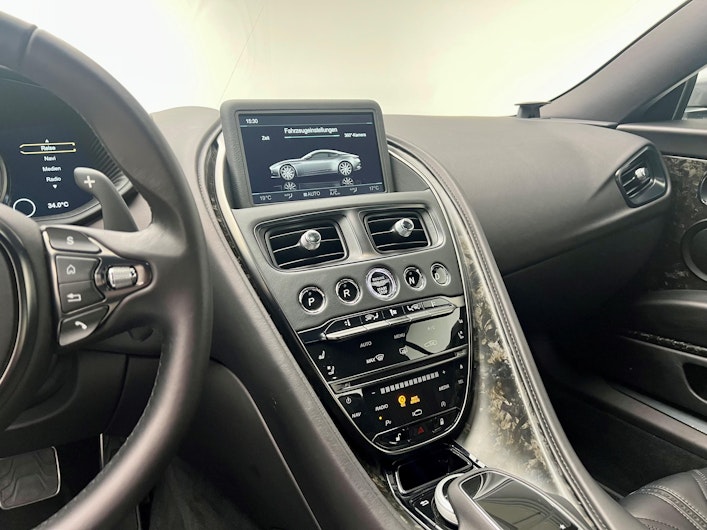 Vehicle image ASTON MARTIN DB11